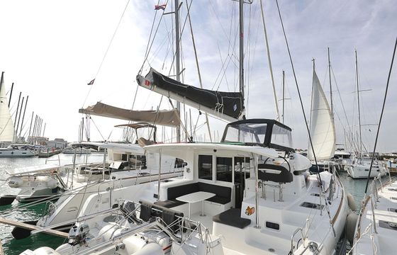 Lagoon 40 Tom & Jerry