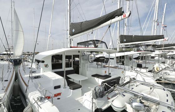 Lagoon 40 Tom & Jerry