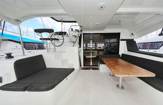 Lagoon 42 Lila