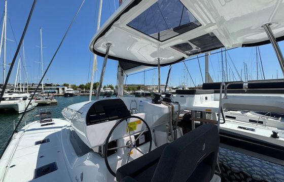 Lagoon 43 Ky Dong