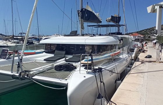 Lagoon 42 Nera