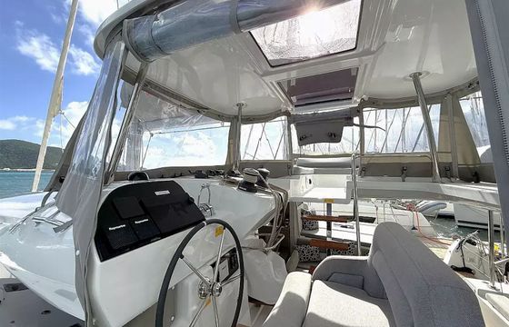Lagoon 43 White Pearl