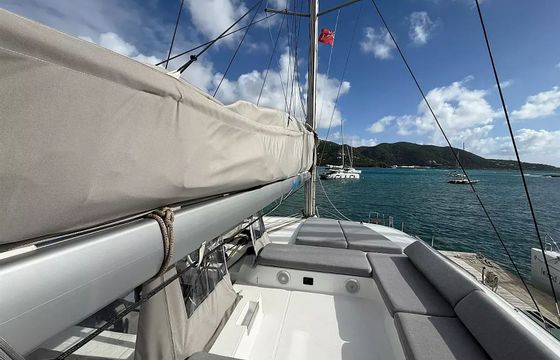 Lagoon 43 White Pearl