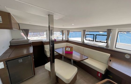 Lagoon 42 Alberta