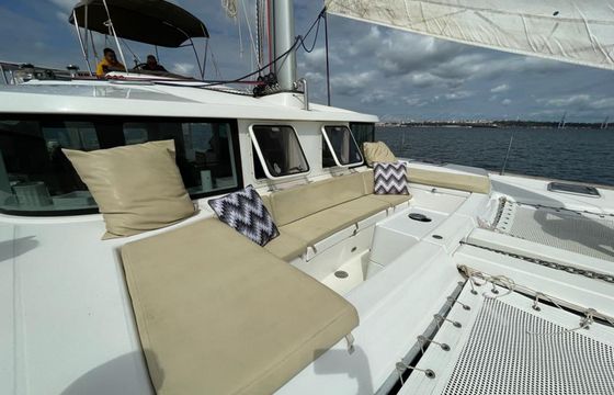 Lagoon 440 Sweet Iris
