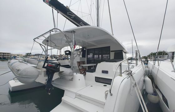 Lagoon 42 Periwinkle