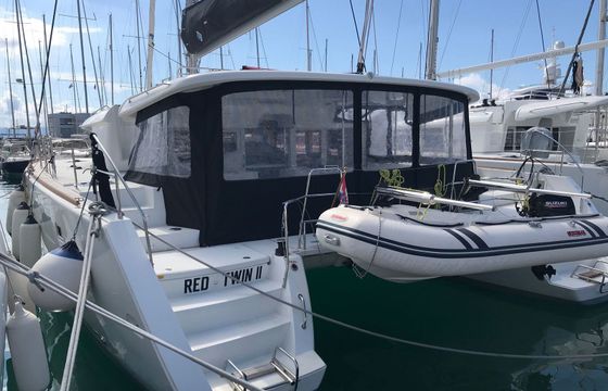 Lagoon 450 F Red Twin 2