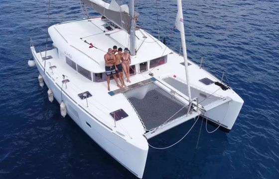 Lagoon 400 Sol de Mayo