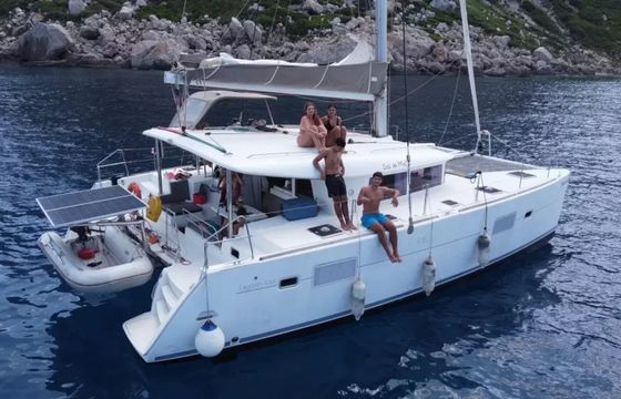 Lagoon 400 Sol de Mayo