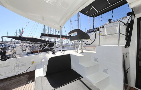Lagoon 42 Sail la Vie