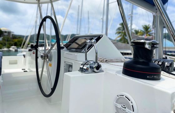 Lagoon 450 F Squid Attack