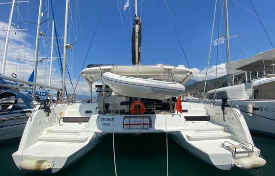 Lagoon 42 Day Dream