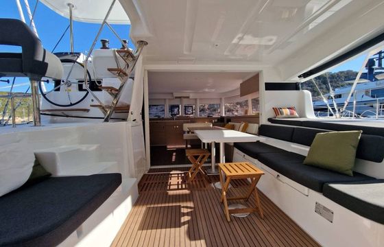 Lagoon 43 Solara