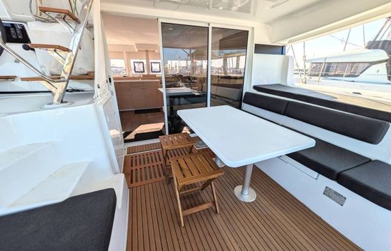 Lagoon 43 Solara