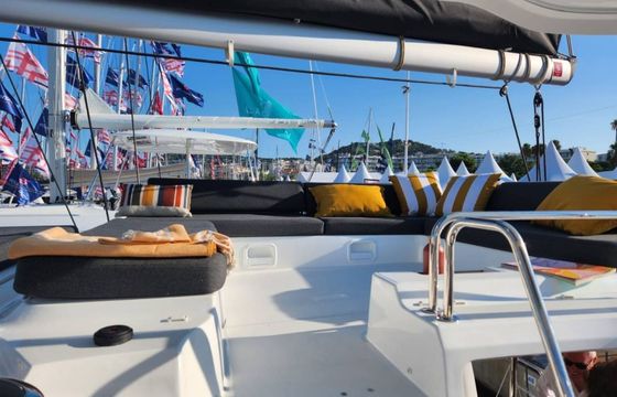 Lagoon 43 Solara