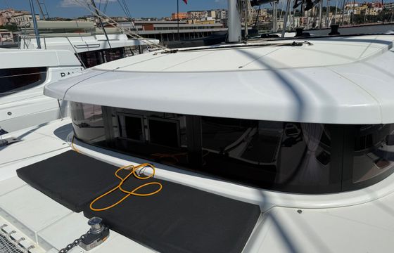 Lagoon 42 White Lady