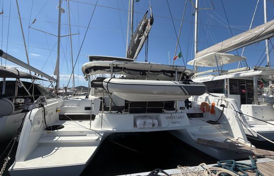 Lagoon 42 White Lady