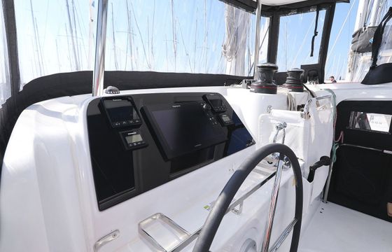 Lagoon 42 Luna