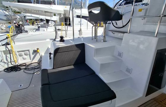 Lagoon 42 Olyntha