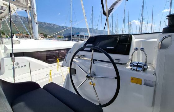 Lagoon 42 Olyntha
