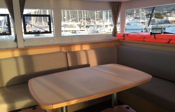 Lagoon 450 F Diva