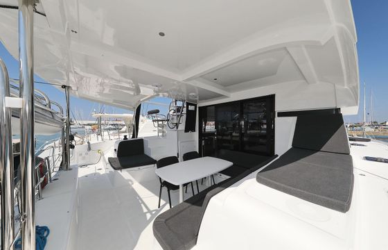 Lagoon 42 Royal Salute