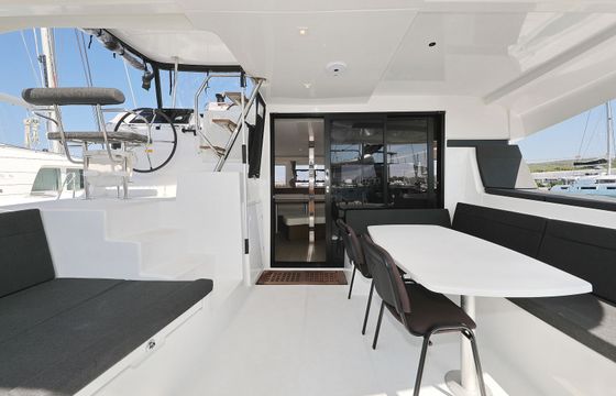 Lagoon 42 Royal Salute