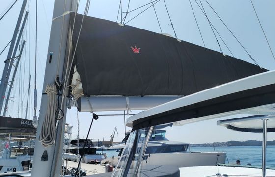 Lagoon 42 Lizzy 2