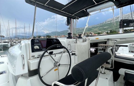 Lagoon 42 Love hunter