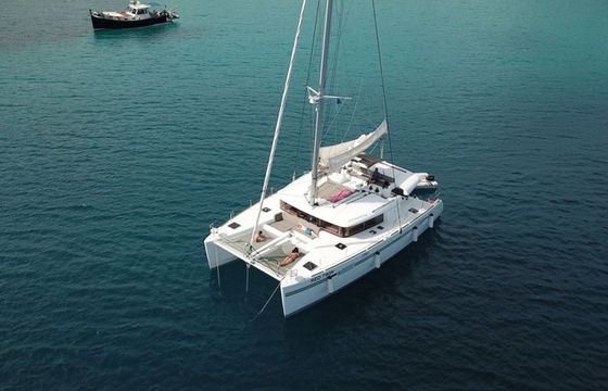 Lagoon 450 F Red Twin