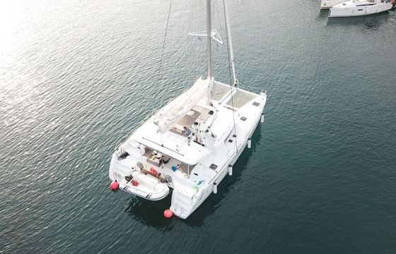 Lagoon 450 F Red Twin
