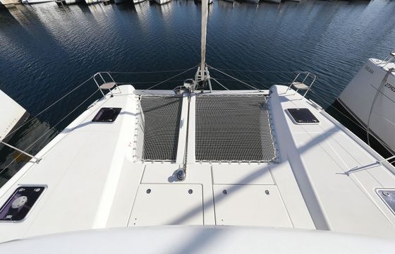 Lagoon 42 Media Luna