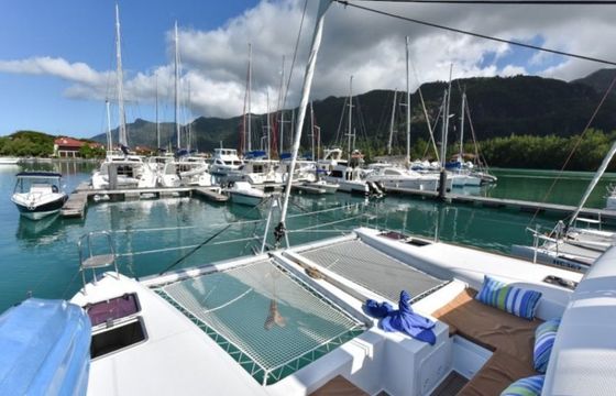 Lagoon 450 Muzikal