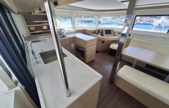 Lagoon 46 Boatylicious