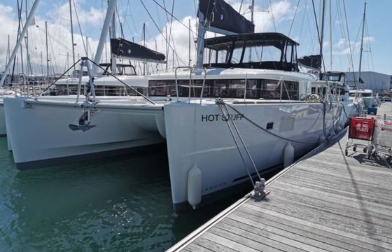 Lagoon 450 F Hot Stuff