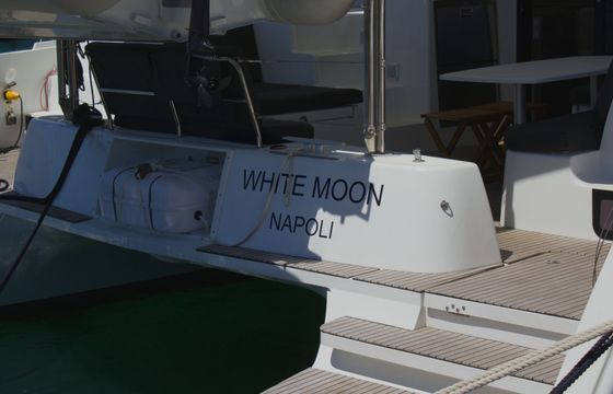Lagoon 42 White Moon