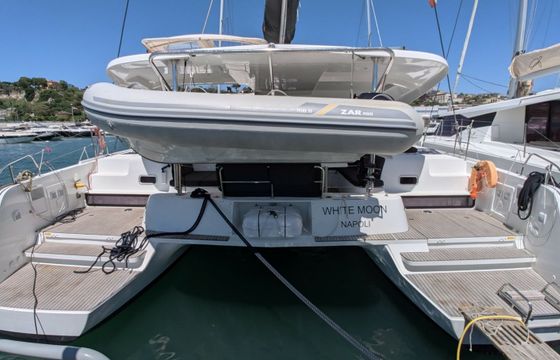 Lagoon 42 White Moon
