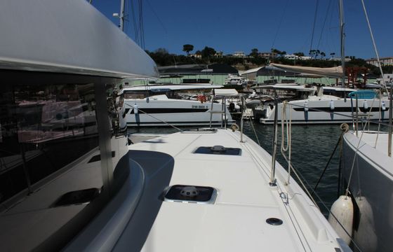 Lagoon 42 White Moon