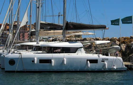 Lagoon 42 White Moon