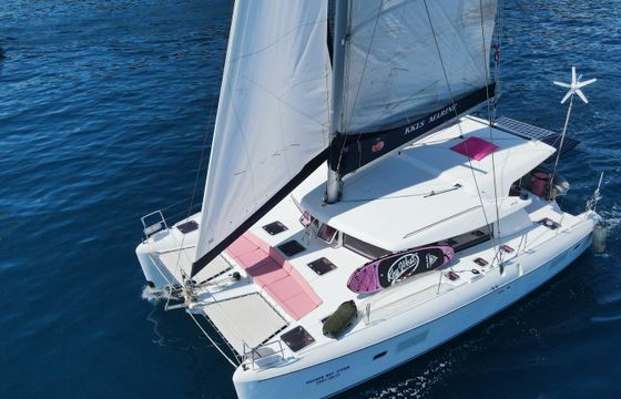 Lagoon 421 Peach