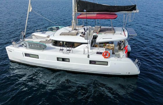 Lagoon 46 Hydra