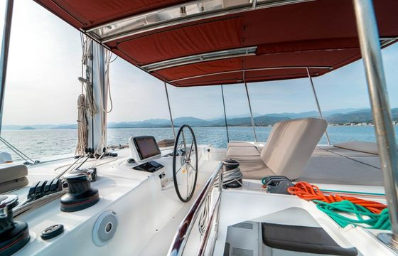 Lagoon 46 Hydra