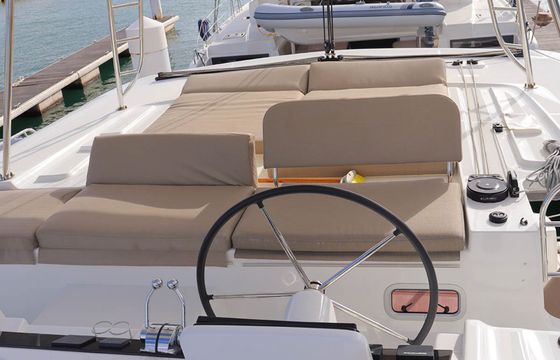 Lagoon 46 Happy Fluke