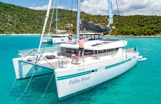 Lagoon 450 S Felix Finis