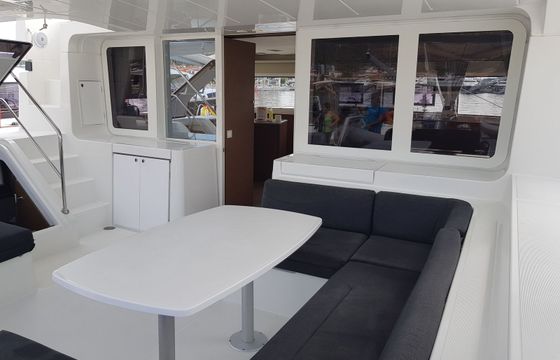 Lagoon 52 F Velar
