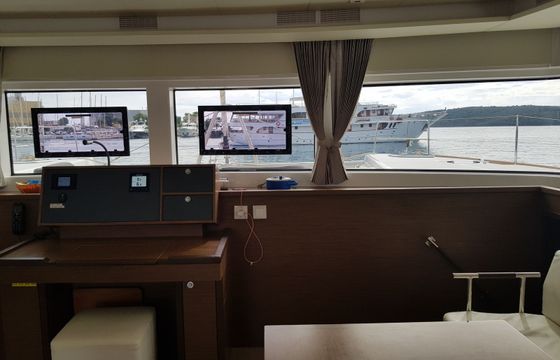 Lagoon 52 F Velar