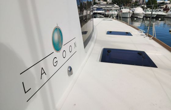 Lagoon 52 F Watteau