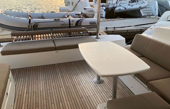 Lagoon 50 Merev