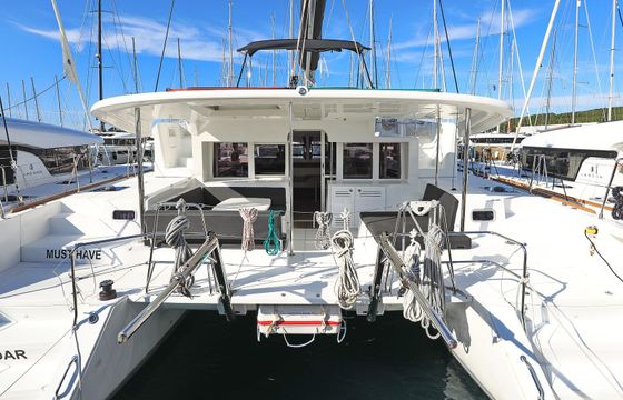 Lagoon 450 F Must Have