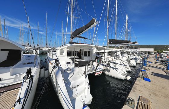 Lagoon 450 F Must Have